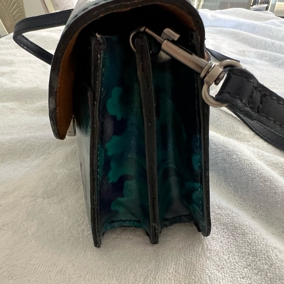 DESIGNER Patricia Nash 
Floral Blue and Green Women's Bag - Picture 3 of 11